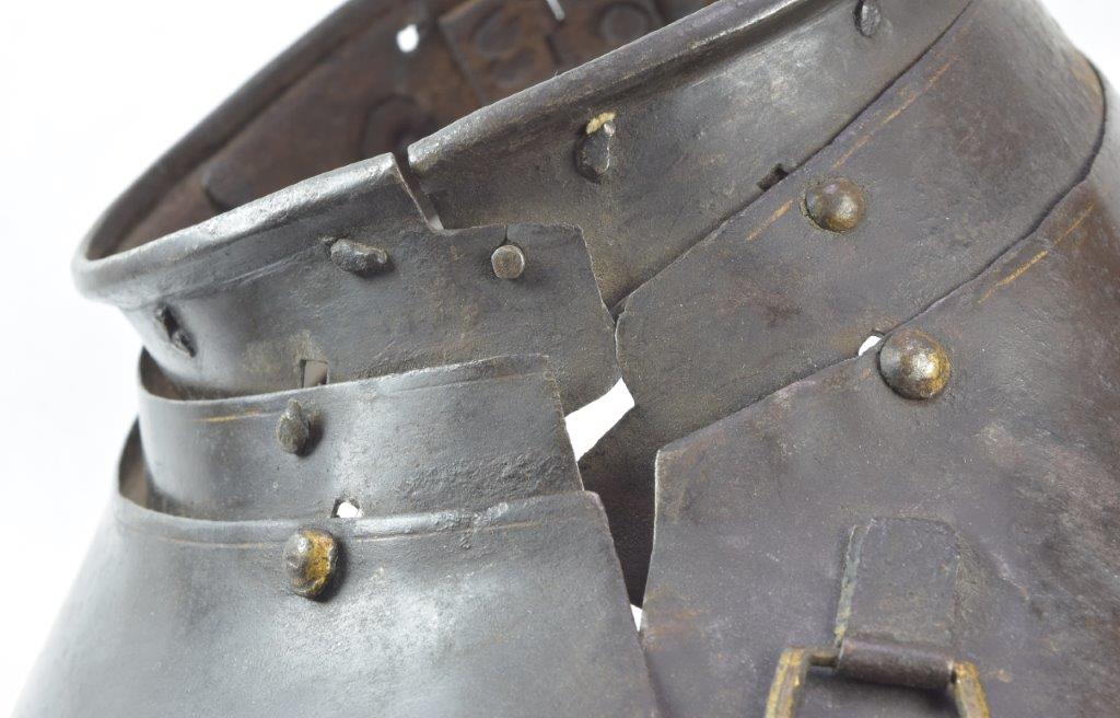 gorget details showing the uppper plate, roll, hinges and pins